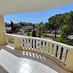 Elegant Two-bedroom With Private Pool And Parking *